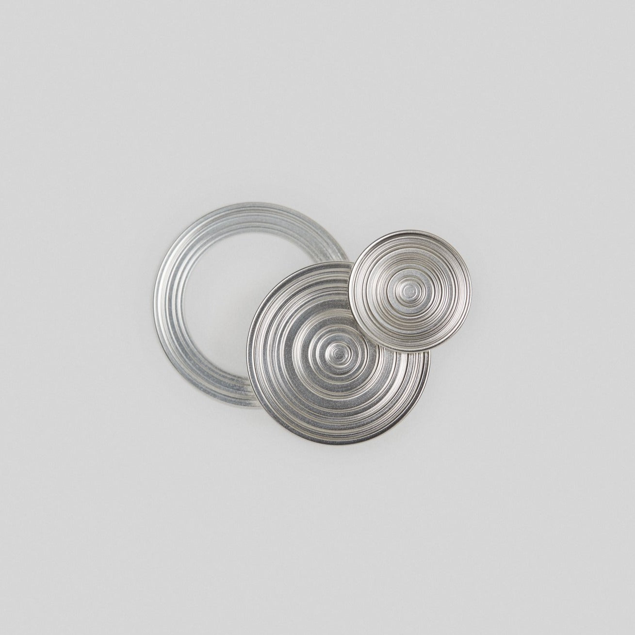 C line ORBIT back cuff closure