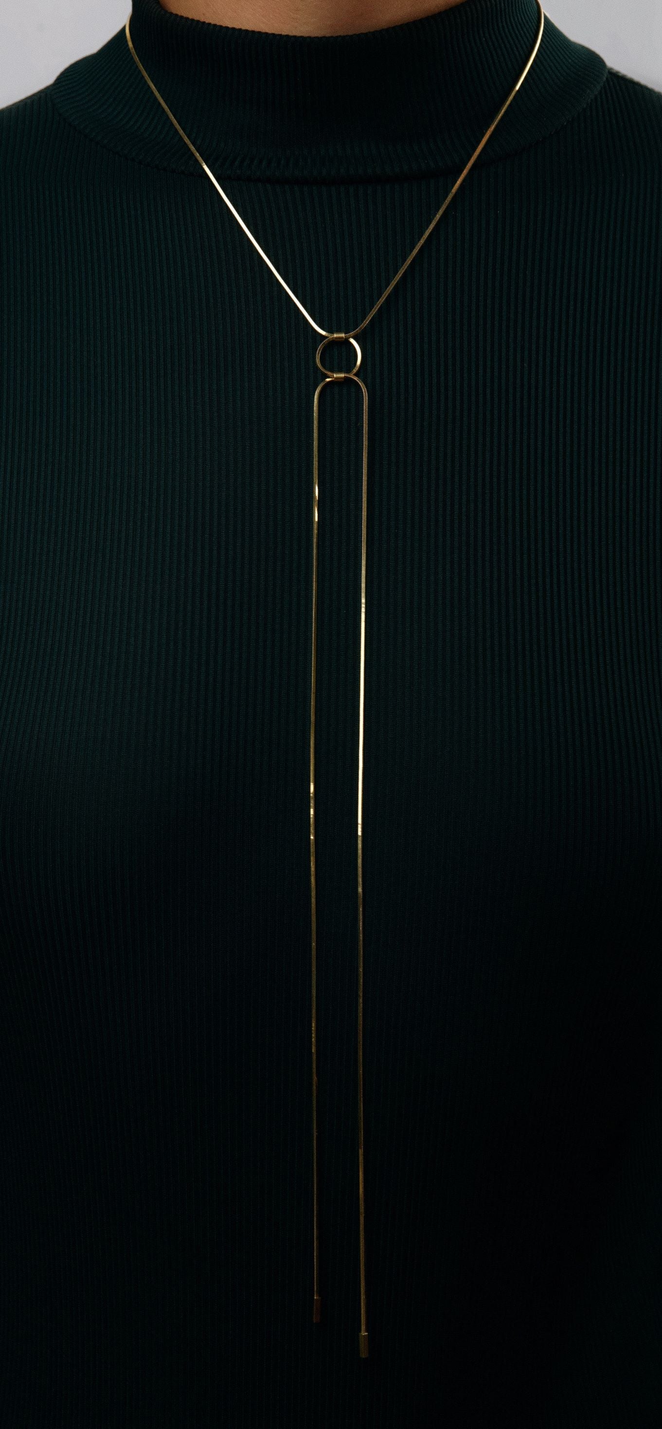 STREAK loop necklace
