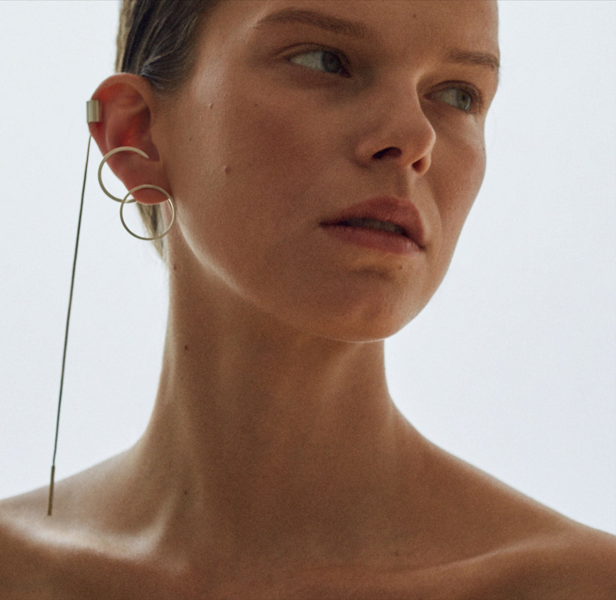C line single cuff earring