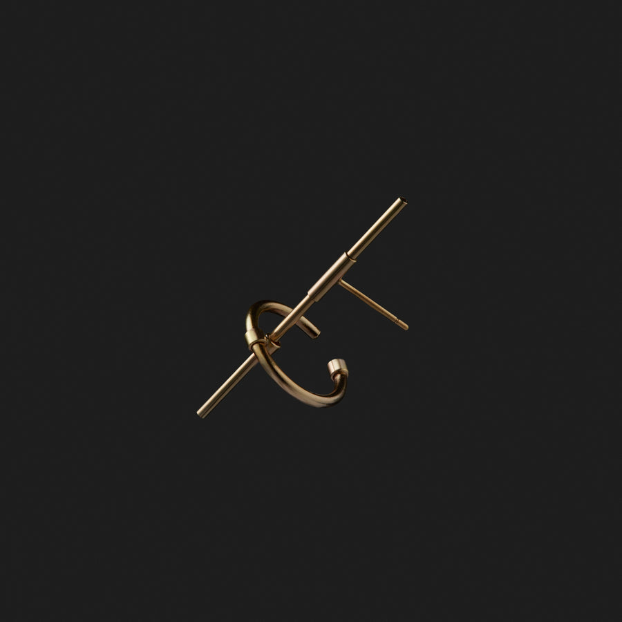 Ari earrings set in gold