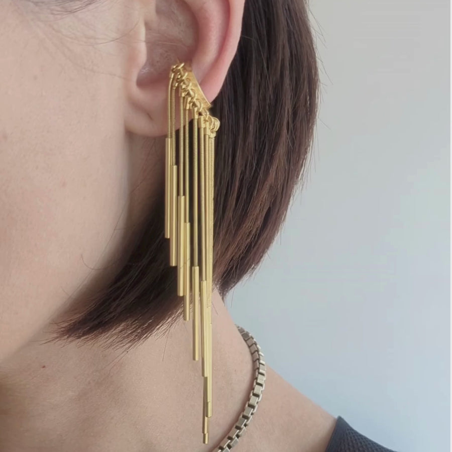 Flow ear cuff
