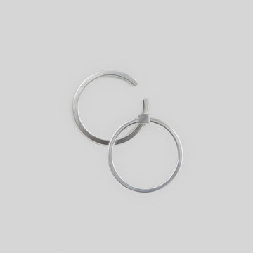 C line single cuff earring