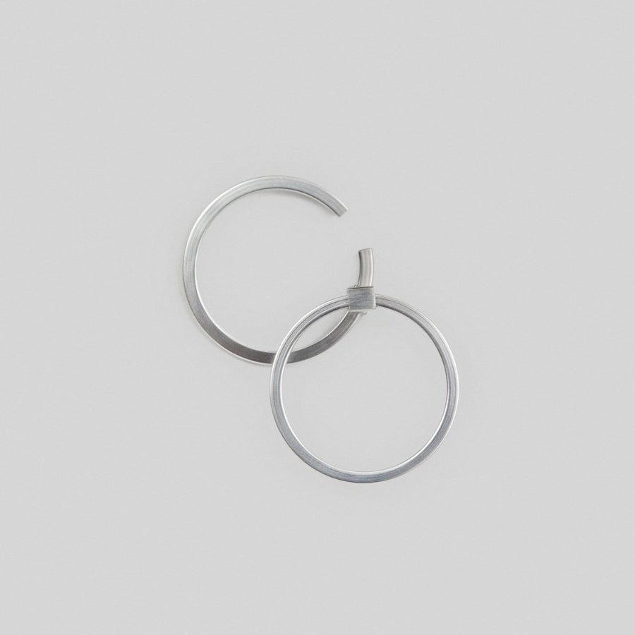 C line single cuff earring