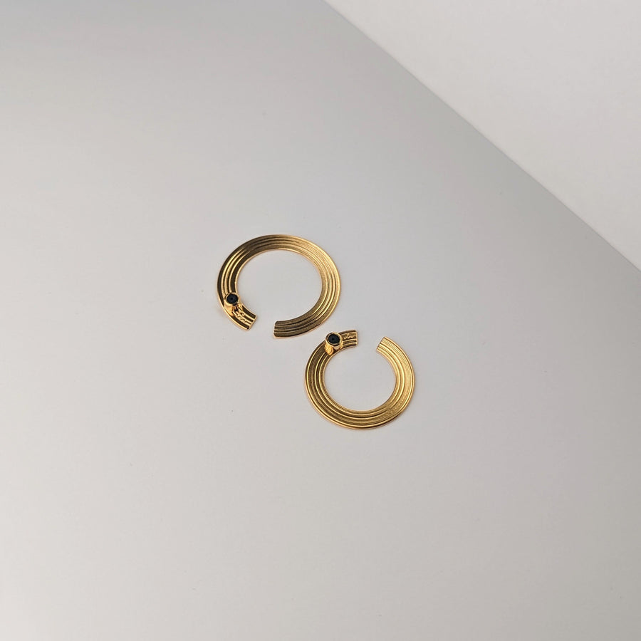 C line  ORBIT back cuff closure